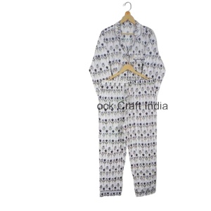 Conjunto de pijama con estampado de bloques de algodón Unisex al por mayor, Camisa larga de verano y pantalón corto para vacaciones, ropa de dormir para mujer, trajes de noche para mujer - Product Image 1