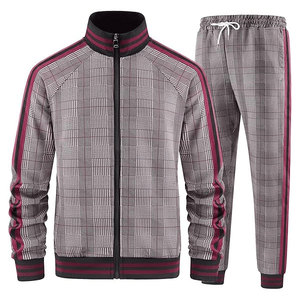 Conjunto de Chándal de Entrenamiento para Hombre Directo de Fábrica con Logotipo Personalizado y Etiquetas de Marca para Mayoristas, Importadores y Marcas de Ropa Deportiva - Product Image 1