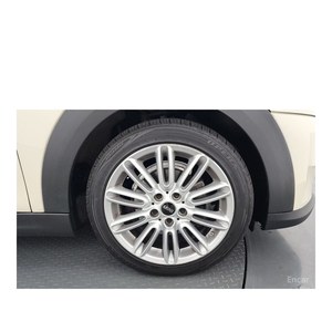 Mini Cooper Classic Plus, Paquete de Lanzamiento Julio 2023, con Volante a la Izquierda, Asientos de Cuero, Estándar de Emisiones Euro V, Cámara Trasera, 32,565 km - Product Image 5