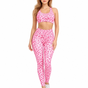 Ensemble de yoga personnalisé pour femmes, vêtements de yoga personnalisés, tissu extensible, coupe confortable, leggings taille haute de qualité supérieure, ensemble de yoga - Product Image 1