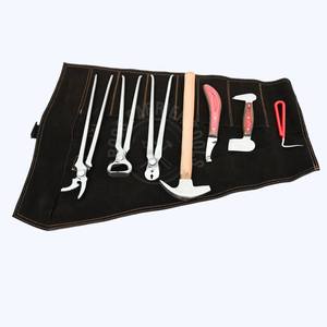 Kit de Herramientas para el Cuidado de Pezuñas de Caballos con Martillo de Herrador, Pinza para Pezuñas, Extractor de Clavos, Herramienta de Pulido, Cuchillo Arcoíris y Limpiador de Pezuñas - Product Image 1