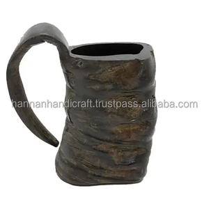 Chopes à boire traditionnelles en corne, style Viking, très demandées, pour hydromel, bière, vin ou usage festif, disponibles en gros. - Product Image 2