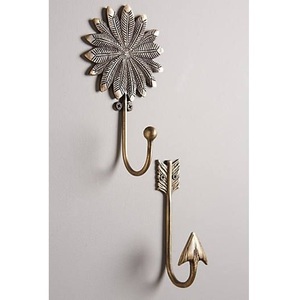 Juego de ganchos de pared de metal estilo bohemio con diseño floral y de flechas para colgar abrigos y gorras, montaje duradero de hierro fundido - Product Image 1