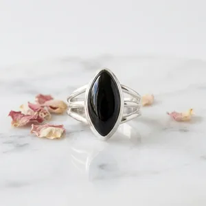 Anillo de Plata de Ley 925 con Ónix, Engaste de Bisel, Gema Negra Marquise, Anillo de Cóctel Minimalista, Joyería para Mujer - Product Image 2