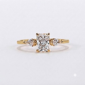 Bague de fiançailles en or rose 14 carats avec trois pierres de 2,27 carats, couleur E, VS1, diamant de laboratoire taille radiant de 2 carats, pour cadeau d'anniversaire de mariage - Product Image 4