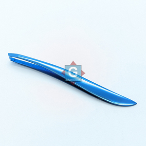 Pinzas para Cejas Curvas de Acero Inoxidable Azul con Punta Inclinada, Duraderas y de Estilo Moderno - Product Image 6