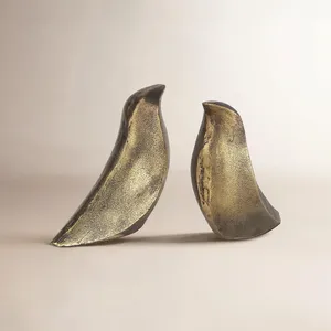Sculpture décorative en fer artisanale, décoration intérieure moderne de luxe pour maisons design, fontaine en métal minimaliste avec finition plaquée - Product Image 1