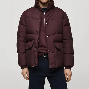 Blouson matelassé bordeaux pour homme, manteau d'hiver utilitaire avec col montant, fermeture à boutons-pression et poches à rabat, blouson matelassé oversize - Product Image 6