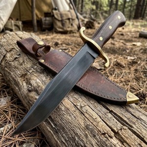 Couteau de camping en acier au carbone, lame à pointe tombante, manche en bois, garde en laiton, étui en cuir, outil de survie en plein air - Product Image 5