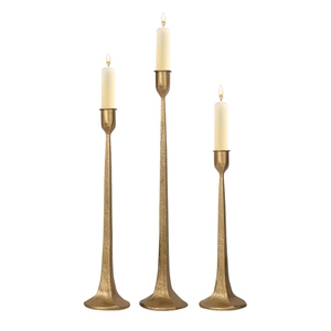 Support à bougies double en fer poli doré au design tendance pour l'accentuation des couloirs, la décoration de Noël, les événements d'anniversaire et les cadeaux - Product Image 2