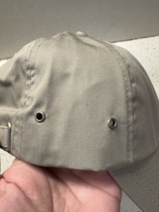 Casquette Trucker Unisexe Personnalisée en Coton 100% pour Voyage, avec Tissu Standard, 6 Panneaux, Boucle Métallique et Œillet - Product Image 3