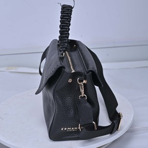 Premium Quality Fashion <b>Portable</b> Black Faux Leather Women's Shoulder Bag Geometric Pattern Twisted Handle Pearl Chain <b>Lock</b> - Product Image 6