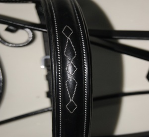 Diseño de Última Tendencia, Brida de Salto de Cuero de Alta Gama, Fabricante Profesional de Equipo Ecuestre, Equine Riding House Kanpur India - Product Image 4