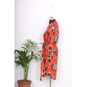 Camiseta de Mujer Ecológica, 100% Algodón, Tejida, Decorada con Botones, Lavable, Apta para Lavado en Seco, Transpirable, Cuello en V, Manga 3/4, Estampado Floral, Larga - Product Image 5