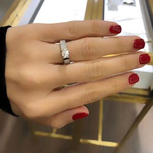 Anillo de Compromiso con Diamante Flotante y Banda Ancha con Incrustaciones de Diamantes, Estilo Elegante, Diamante Cultivado en Laboratorio en Oro Blanco de 14K - Product Image 3