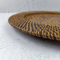 Plato de servir moderno y elegante de ratán para mesa de comedor, base tejida a mano natural, decoración elegante de la India.
