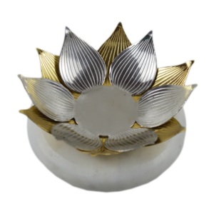 Porte-bougie Lotus avec base en marbre, thème argenté et doré, décoration créative pour salon, table à manger, design de bougeoirs - Product Image 1