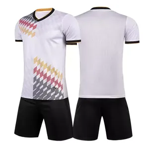 Fabricante de Uniformes de Fútbol de Algodón Transpirable de Secado Rápido Ecológicos Personalizados OEM, Conjunto de Equipo de Fútbol Sublimado para Clubes y Academias de Adultos - Product Image 6