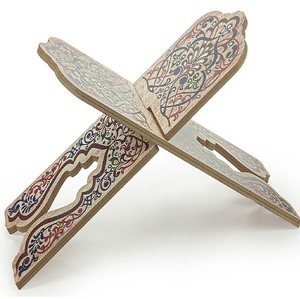 Support de Coran en pierre sculptée avec calligraphie arabe dorée, design marbré blanc et beige, artisanat décoratif religieux - Product Image 5