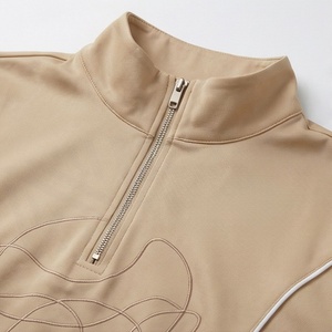 Conjunto deportivo de 2 piezas para mujer, top de manga corta de poliéster tejido con cremallera y pantalones cortos por encima de la rodilla, color beige sólido, primavera verano - Product Image 4