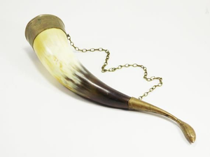 Corne à boire artisanale viking en corne de bœuf naturelle, tasse à hydromel avec support en cuir, corne à boire médiévale pour guerrier nordique, bière, vin - Product Image 2