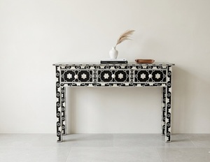 Table console en bois fait main avec incrustations de os, noir et blanc, table d'entrée, table de canapé, mobilier moderne pour la maison - Product Image 1