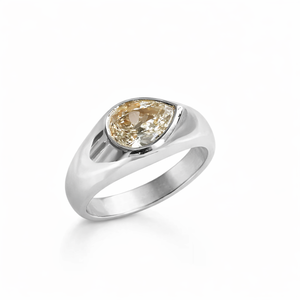 Bague Chevalière Classique en Or Jaune 18 carats avec Diamant Poire 1 carat, Sertissage Moderne en Sceau, Bague pour Homme, Bague avec Diamant de Laboratoire, Bagues de Quotidien pour Homme - Product Image 5