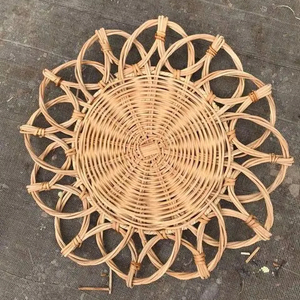 Assiette de service en rotin artisanale |   Set de table tissé pour la décoration de Thanksgiving et de Pâques - Product Image 1