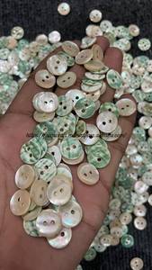 กระดุมเปลือกหอยมุกธรรมชาติทำมือแบบกำหนดเอง  แบบแบน  เป็นมิตรกับสิ่งแวดล้อม  4 รู  ขอบสีขาว  ของขวัญธุรกิจทันสมัย  FAIZA CRAFT - Product Image 6