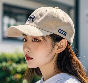 Casquette de baseball rouge à 6 panneaux en coton, ajustable, avec logo brodé sur le devant, style décontracté pour adultes, printemps-été - Product Image 5