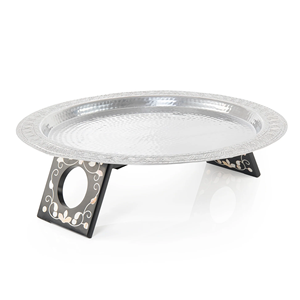 Plateau de service en aluminium au design exclusif pour collection de vaisselle contemporaine, créant une touche de style élégante. - Product Image 3