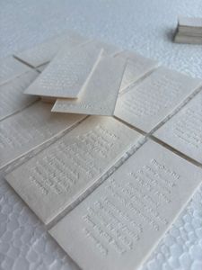 Etiquetas de papel de algodón con relieve en seco personalizadas, etiquetas colgantes de lujo para recuerdos de boda, regalos y empaques - Product Image 4