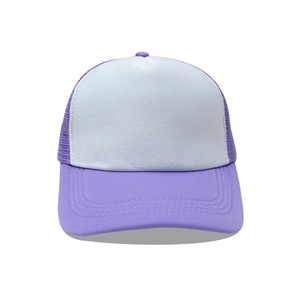 หมวกเบสบอลหนังกลับห้าชิ้นส่วนปักโลโก้ตามสั่ง สำหรับผู้ชายและผู้หญิง รุ่นสปริงและซัมเมอร์ หมวกตาข่ายสไตล์คนขับรถบรรทุก สีสันเข้ากัน - Product Image 1