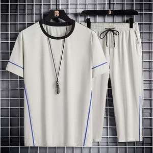 ชุดเสื้อผ้ากีฬาลำลองสไตล์เกาหลีสำหรับผู้ชายไซส์ใหญ่ ฤดูร้อน ขายส่ง เสื้อยืดแขนสั้นและกางเกงขาสั้น - Product Image 3