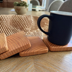 Sous-verres en bois d'acacia massif |   Vaisselle en bois naturel durable - Product Image 2