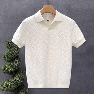 เสื้อยืดแขนสั้นผู้ชายแฟชั่นฤดูร้อนสีพื้น คอโอ ระบายอากาศได้ดี ผลิตจากโพลีเอสเตอร์ 100% สวมใส่สบาย ดีไซน์เท่ห์  ปรับแต่งได้ตามต้องการ - Product Image 5