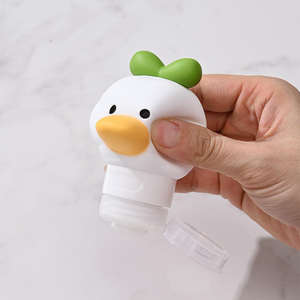Bouteille distributrice en silicone de 80 ml avec bouchon à clapet et motif mignon de petit canard pour shampoing, cosmétiques, gel douche - Bouteille à presser - Product Image 4