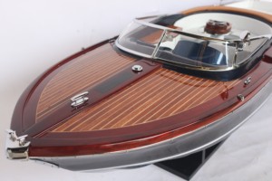 RIVA AQUARIVA GUCCII, Modelo de Lancha Rápida de Madera Hecha a Mano, Color Azul Oscuro, Estilo Moderno, Decoración para el Hogar - Product Image 3