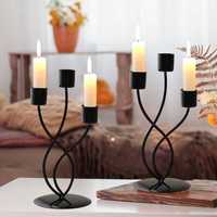 Candélabre minimaliste en métal torsadé noir avec revêtement poudré, 2 lumières, pour bougies coniques, idéal pour la décoration de table de mariage et de la maison
