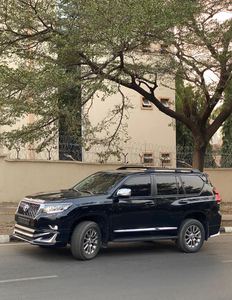 Toyota Land Cruiser Prado SUV Híbrido 2020 - Product Image 1