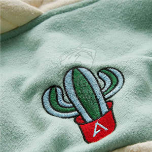 Sweat-shirts à capuche pour femmes, coupe ergonomique, sans coutures, tissu haute performance, en promotion. - Product Image 3