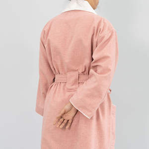 Albornoz Doble Rosa Gabardina Nesta Sports Hotel Spa, Venta al por Mayor, Logotipo Bordado Personalizado de Alta Calidad - Product Image 2