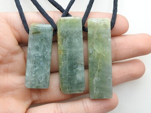 Pendentif Aquamarine taillé latéralement, Pierre précieuse naturelle, poli lisse, forme fantaisie, fait main, cabochon de pierre brute, 35-45MM de long pour - Product Image 3