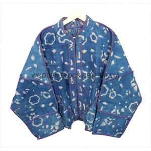 Veste pour femme en coton Kantha à imprimé bleu, col mandarin, manches classiques, longueur normale, automne, tissu non tissé écologique, séchage rapide - Product Image 1