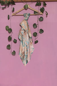 Sarong en soie imprimé floral, léger, pour la plage et l'été, pour femmes. - Product Image 5