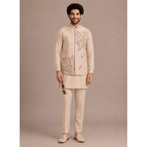 Conjunto de Kurta y Pantalón de Seda Beige con Bordado Floral para Hombre, con Chaqueta - Product Image 4