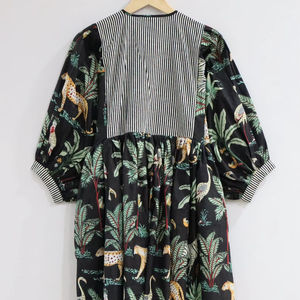 ชุดเดรสยาวลายดอกไม้สีดำ ผ้าฝ้าย 100% สไตล์โบฮีเมียน ธีมป่า สำหรับผู้หญิง ทำมือ ชุดฤดูร้อน ฤดูใบไม้ร่วง เอวเข้ารูป - Product Image 1