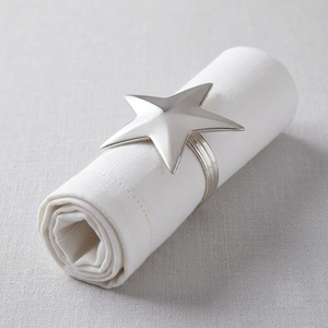 Porte-serviettes en métal argenté élégant en forme d'étoile, décoration de table de Noël moderne et luxueuse pour les fêtes, vente en gros - Product Image 1