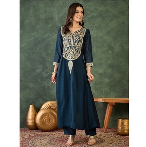 ชุดเดรส Anarkali พร้อมกางเกงและผ้าคลุมไหล่ ทำจากผ้าไหมวิชิตร้าแท้ ผลิตแบบ ODM ไม่ยับ แห้งเร็ว เหมาะสำหรับงานแต่งงาน งานปาร์ตี้ งานเทศกาลดีวาลี สำหรับผู้หญิง - Product Image 1