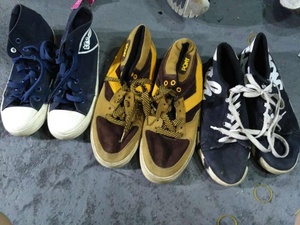 Ropa, Zapatos y Bolsos de Segunda Mano Usados, Marca 3DAH/3D1, para Hombre y Mujer, 4 Estaciones - Product Image 4